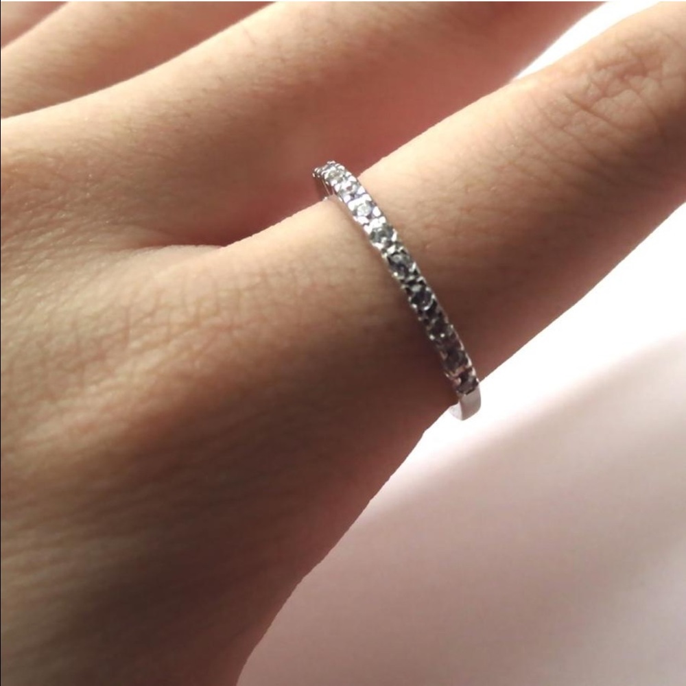 Hold NWOT Silver pavé band